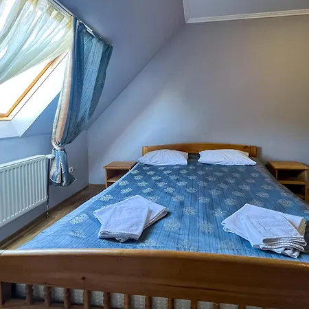 Hostel хостел-готель кремзлик Yasinya
